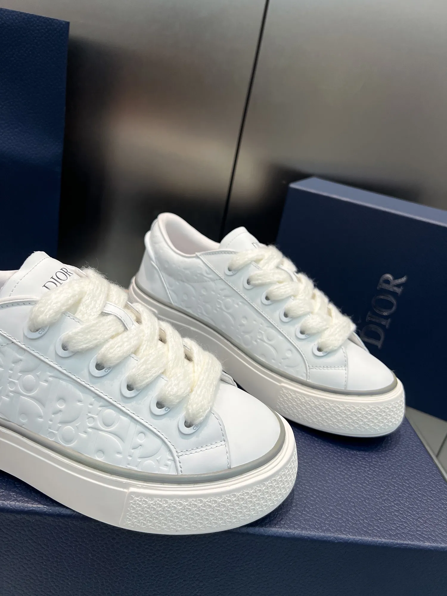 👟👟Ex-factory price 600👟👟 Dior 2023 autumn and winter haute couture series new CD jelly color couple flat casual shoes Dior Size: Female size 35-42 (41.42 customized, non-refundable) / Male size 38-46 (38.46 customized, non-refundable)